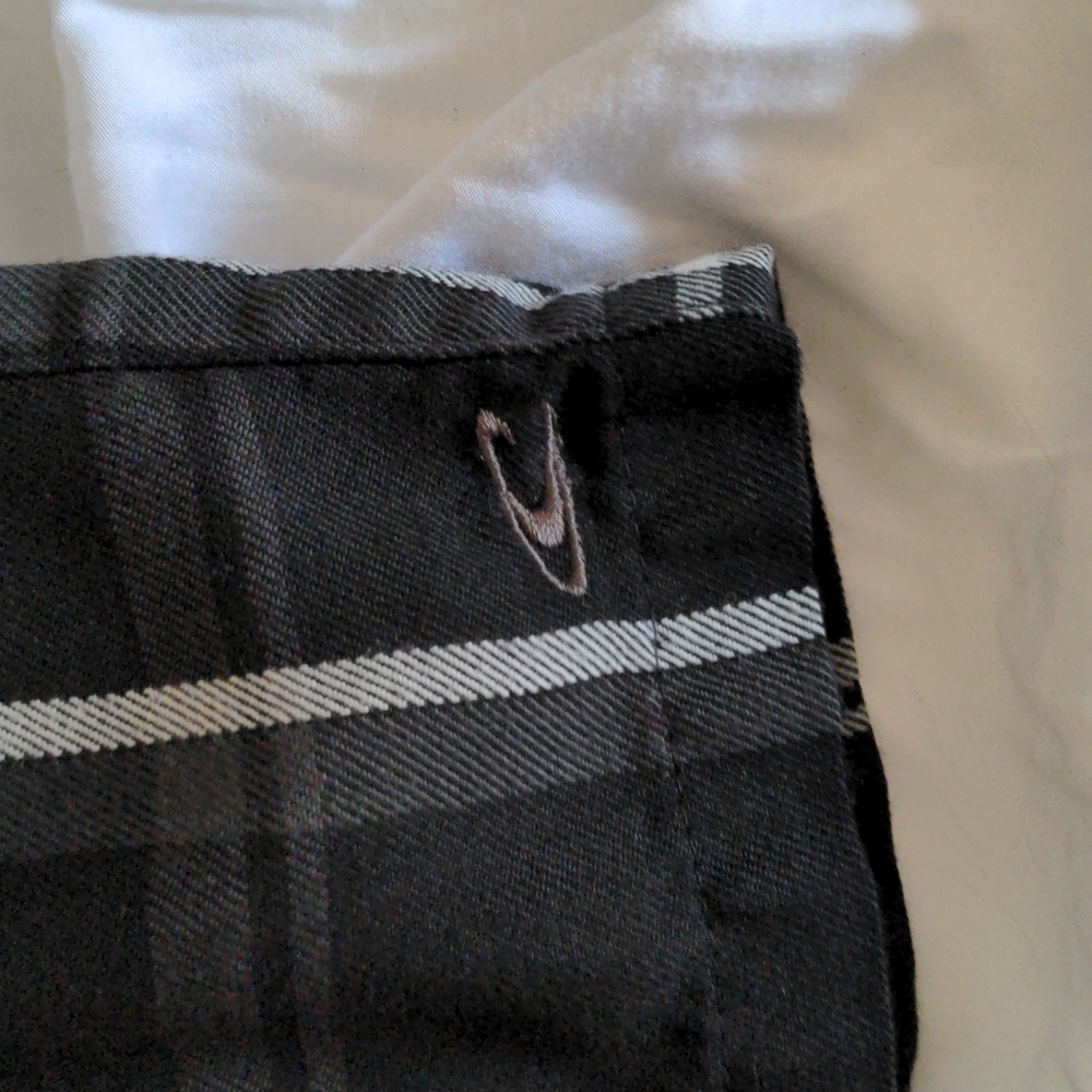 Plaid O'Neil Shorts - Picture 2 of 7